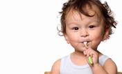 научить чистить зубы ребенка