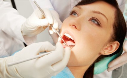 Если вовремя начать лечить заболевание кариесом, то можно сохранить зуб.