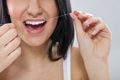 Дополнительное средство гигиены: зубная нить – флосс.