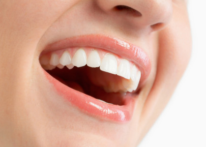 Иметь красивую улыбку сегодня могут себе позволить практически все, поможет в этом такая процедура, как реставрация зубов.