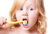 подобрать ребенку хорошую зубную щетку